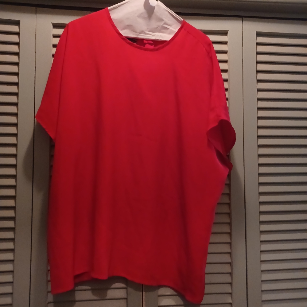 Liz Baker Essentials  Ladies shell.